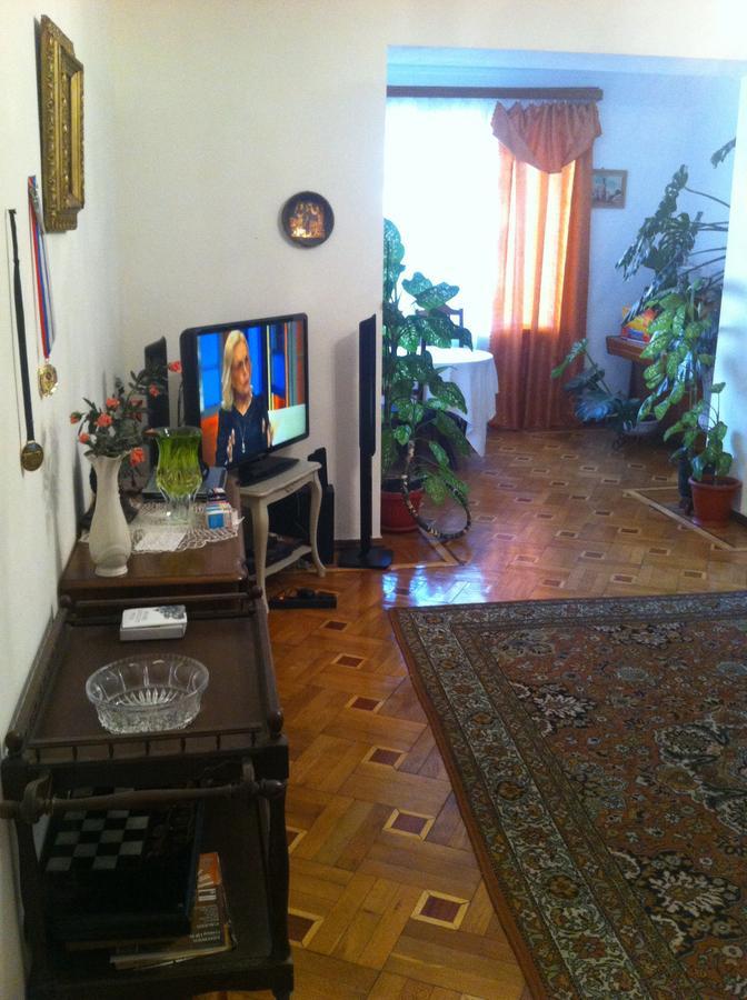 Homestay On Akademika Sakharova スフミ エクステリア 写真